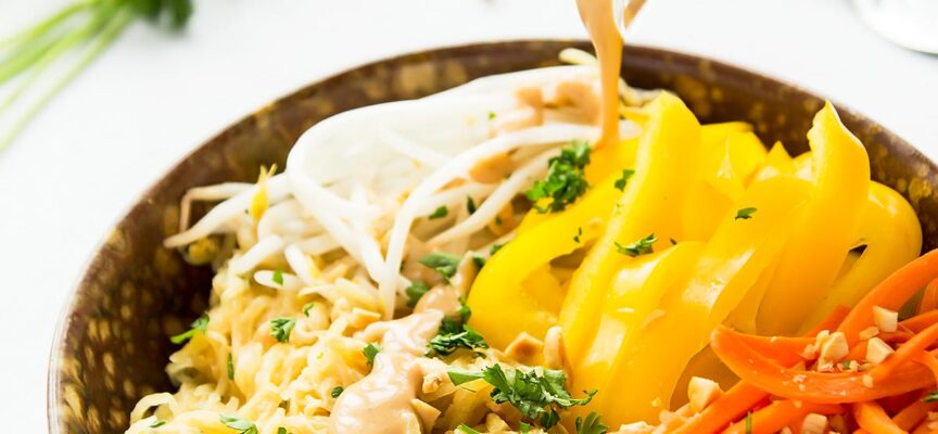 Easy Thai Peanut Sauce Spaghetti Squash