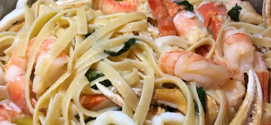 Pasta With Shrimp, Oysters, and Crabmeat